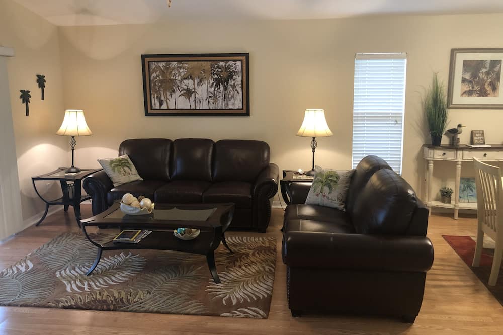Photo of Livingroom in Beachwalk Isles