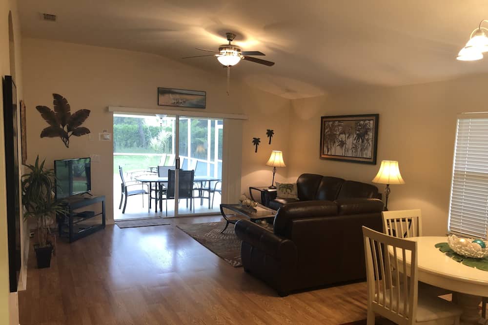 Photo of Livingroom in Beachwalk Isles