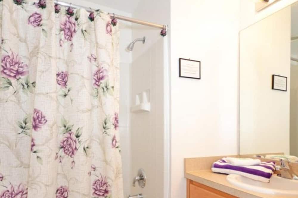 Photo of Bathroom in Haines City