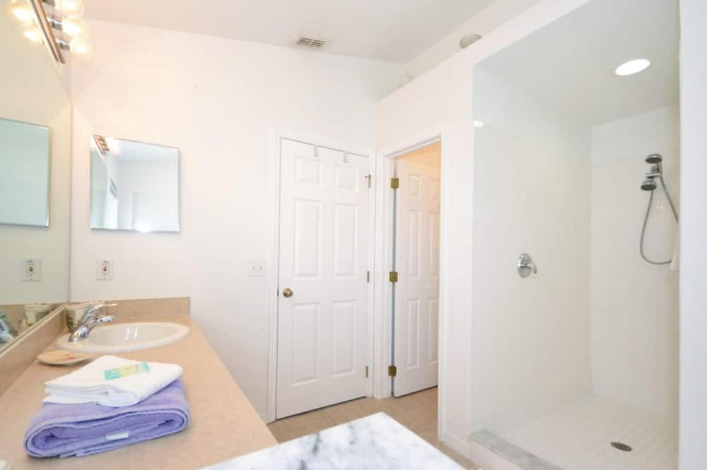 Photo of Bathroom in Haines City