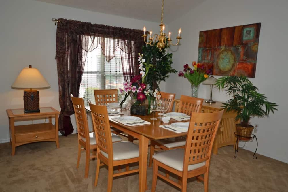 Photo of Livingroom in Haines City