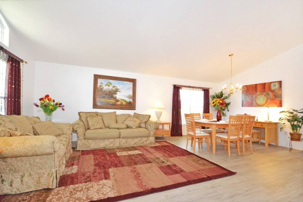 Photo of Livingroom in Haines City