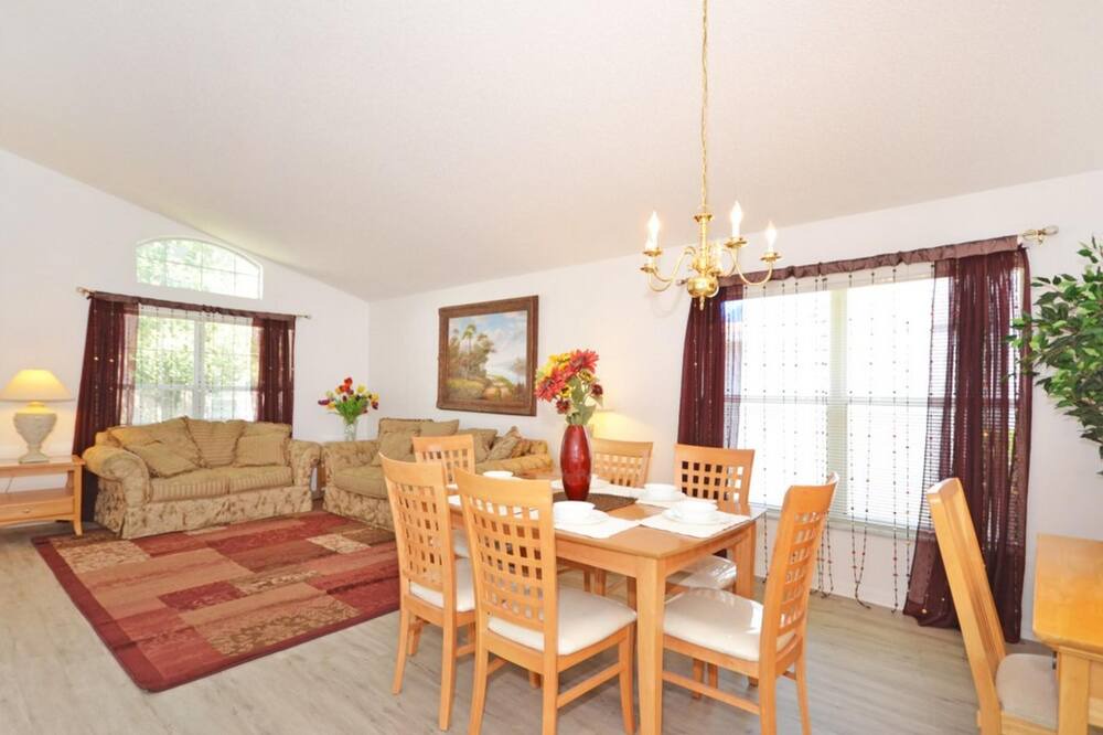 Photo of Livingroom in Haines City