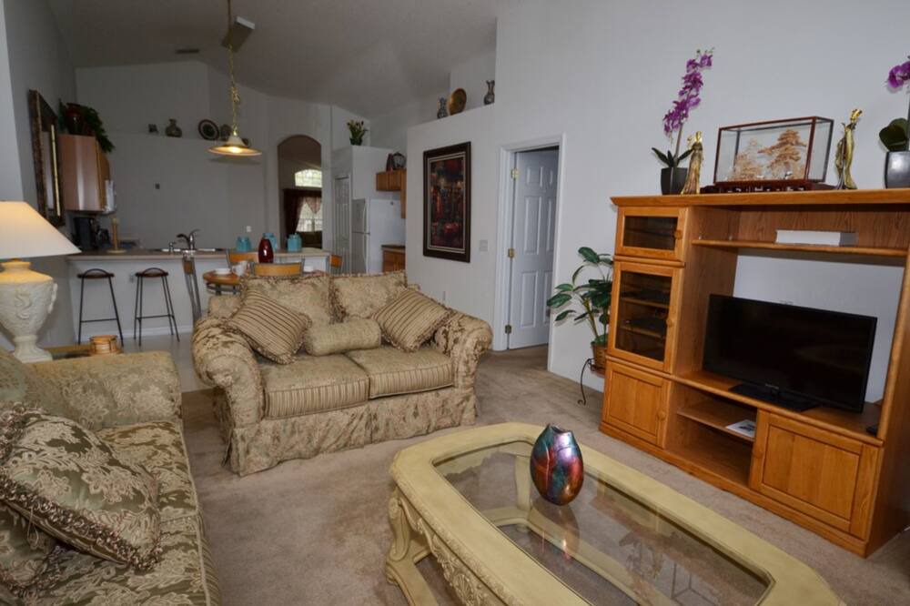 Photo of Livingroom in Haines City