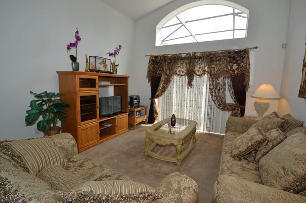 Photo of Livingroom in Haines City