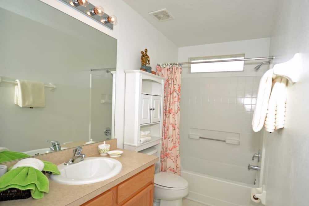 Photo of Bathroom in Haines City
