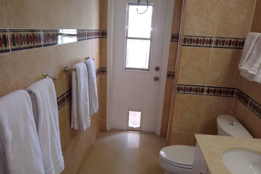 Photo of Bathroom in Tamarac
