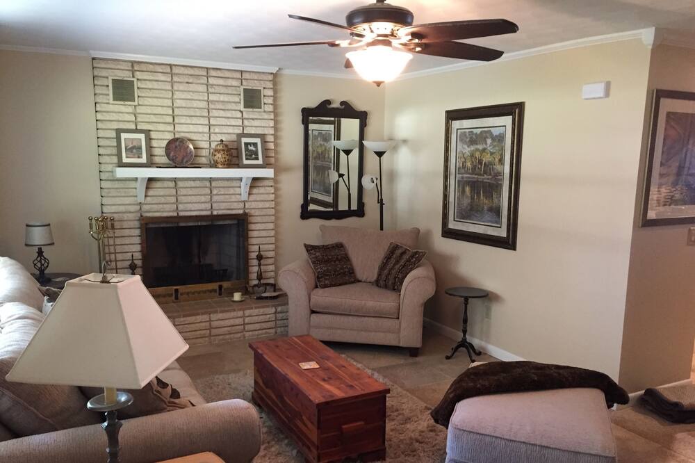 Photo of Livingroom in Fruitland