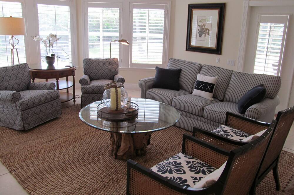 Photo of Livingroom in Coquina Sands