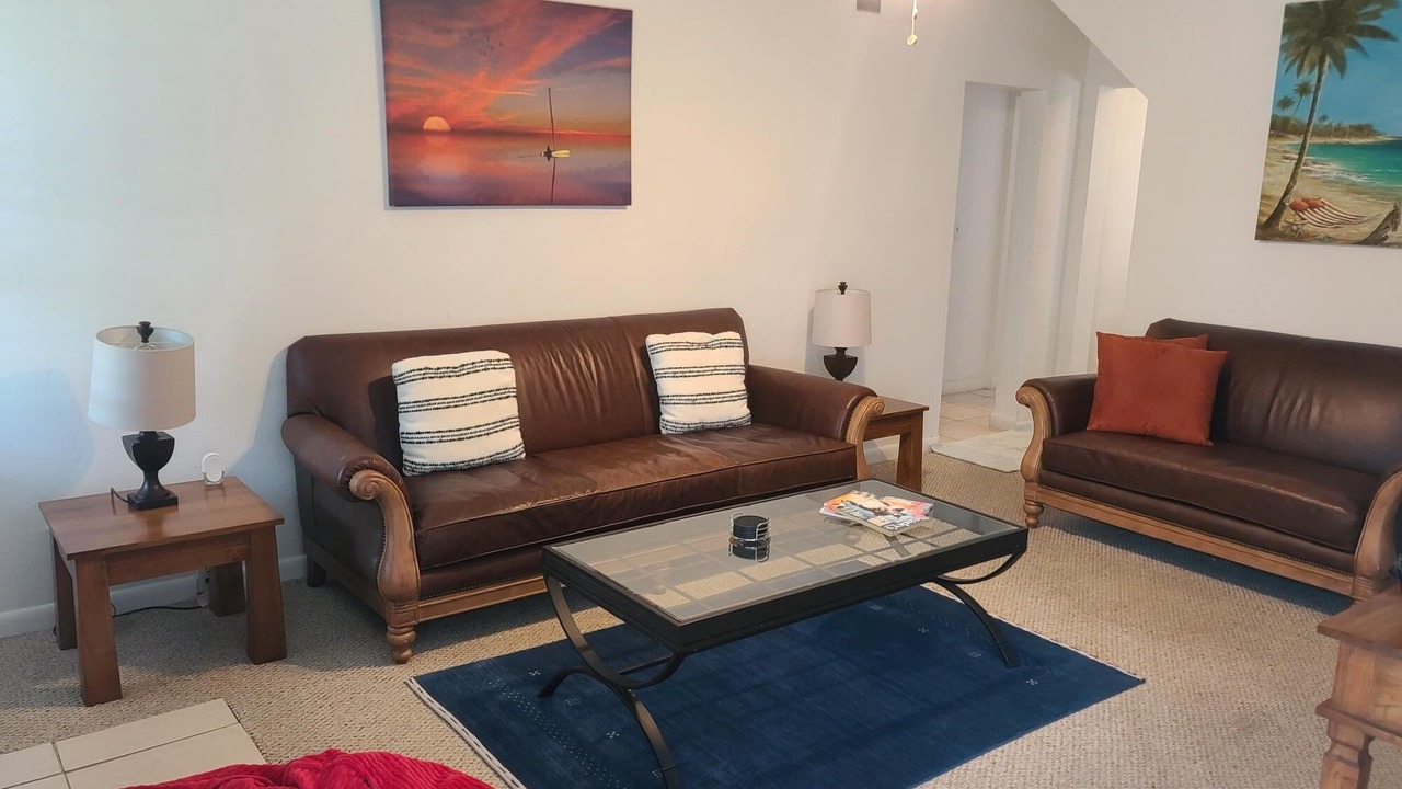 Photo of Livingroom in Historic Uptown