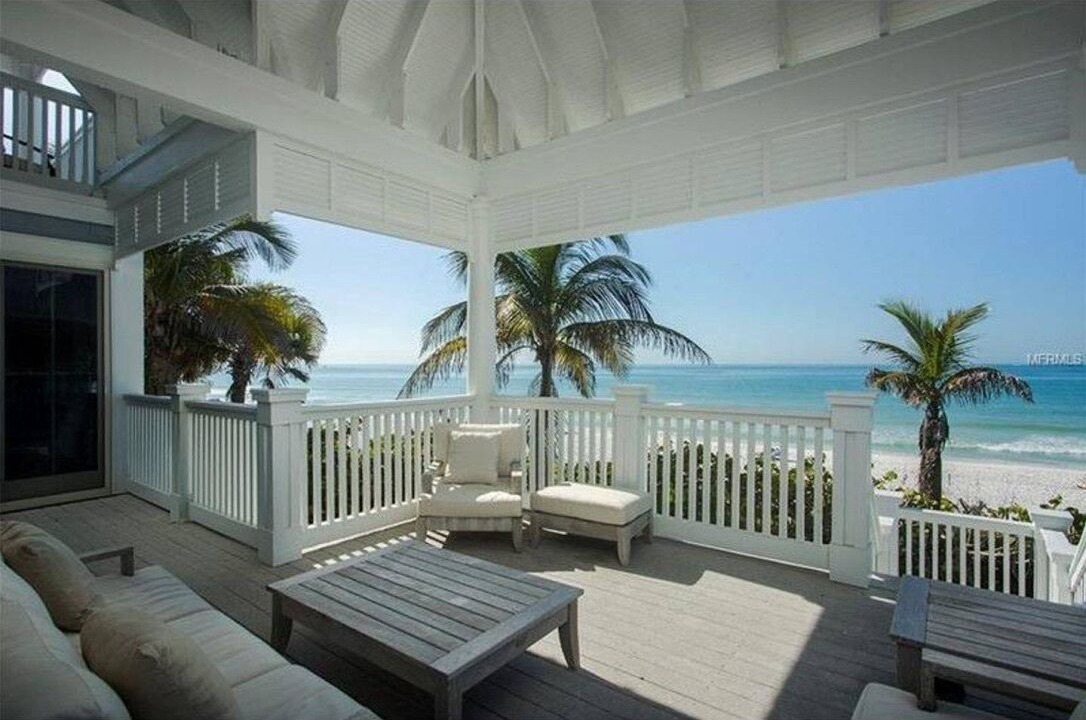 Photo of Patio Balcony in Sunset Beach