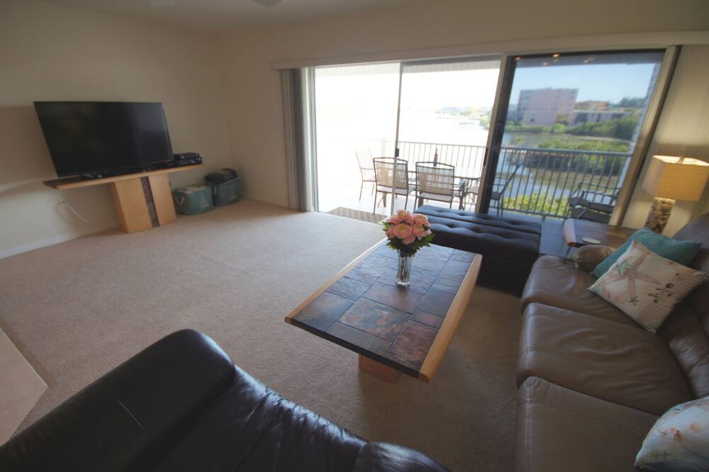 Photo of Livingroom in Indian Shores