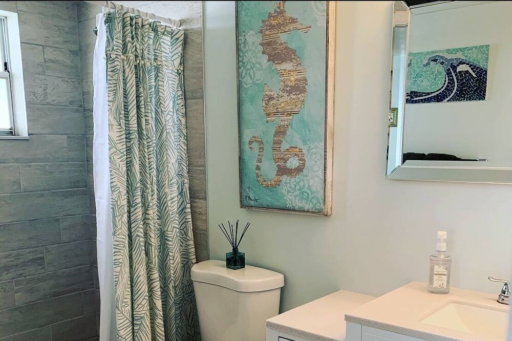 Photo of Bathroom in Plantation
