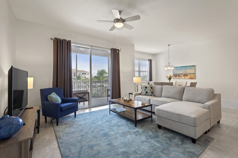 Photo of Livingroom in Majestic Palms