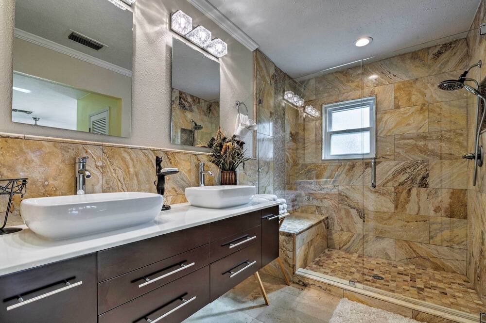 Photo of Bathroom in Dixie Shores