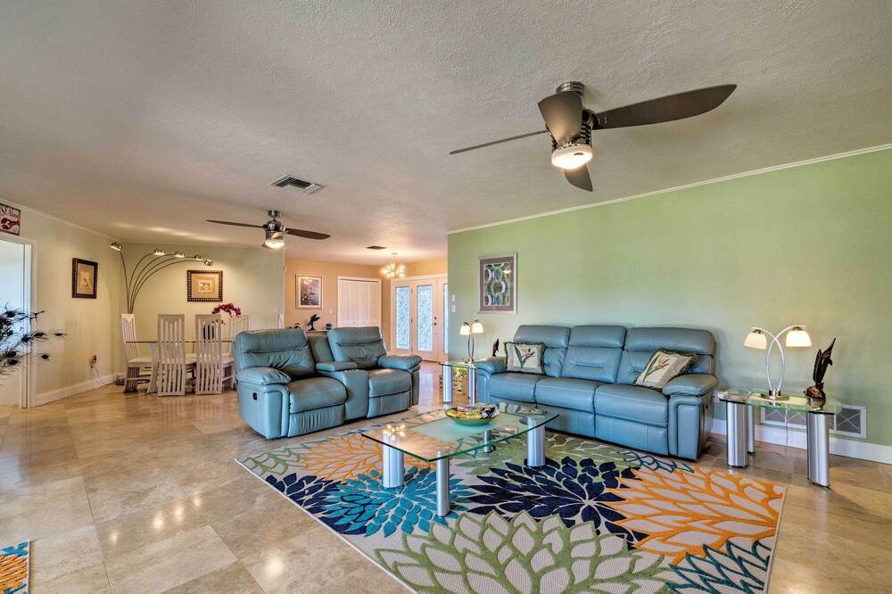 Photo of Livingroom in Dixie Shores