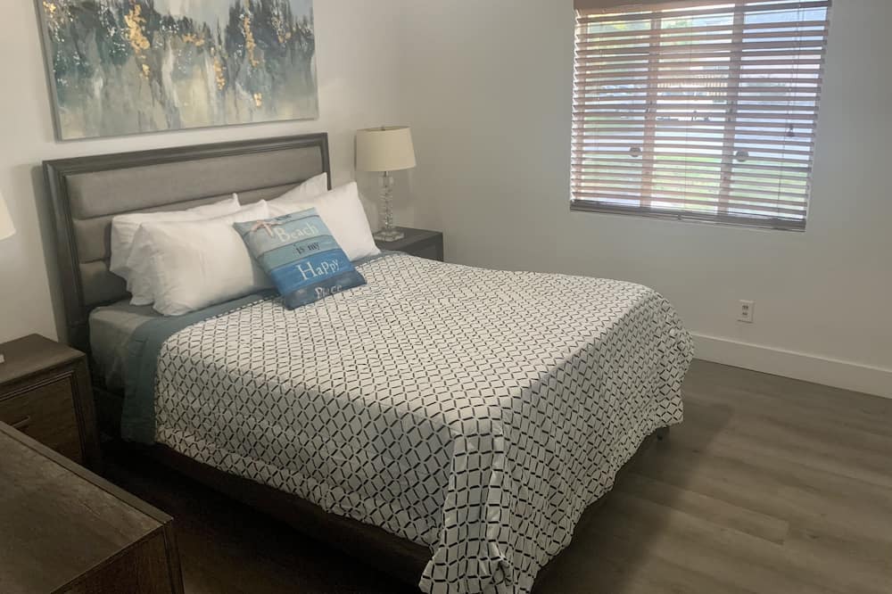 Photo of Bedroom in East Ocean Ave