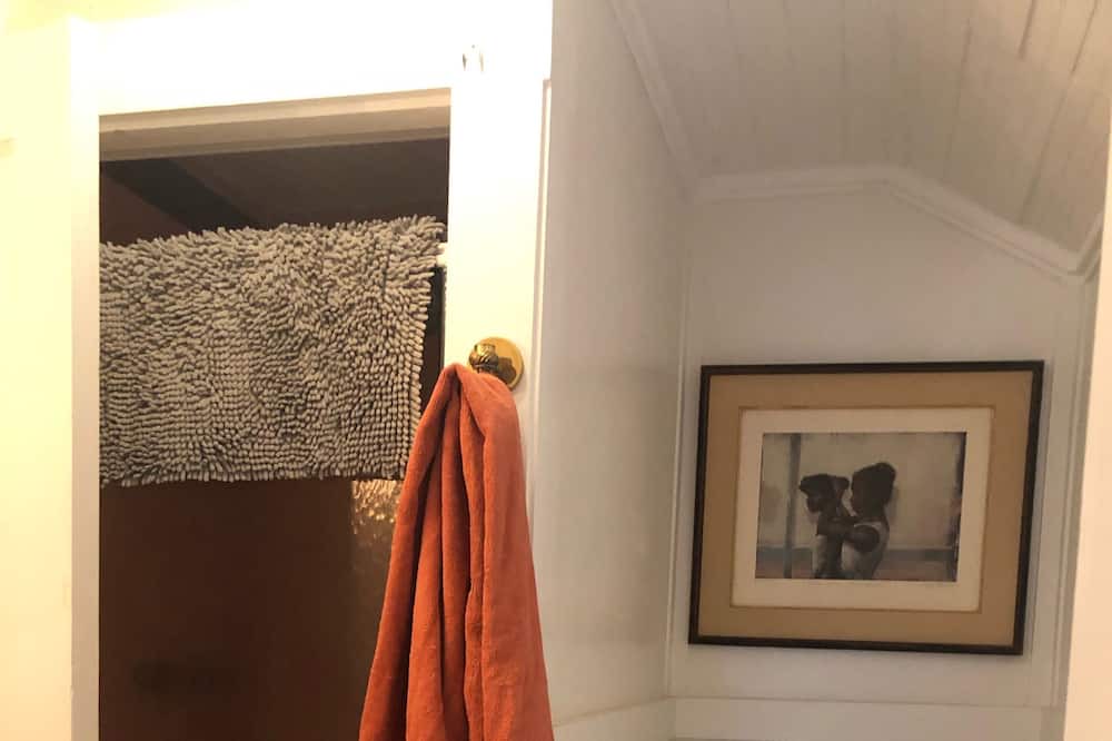 Photo of Bathroom in Glenwood