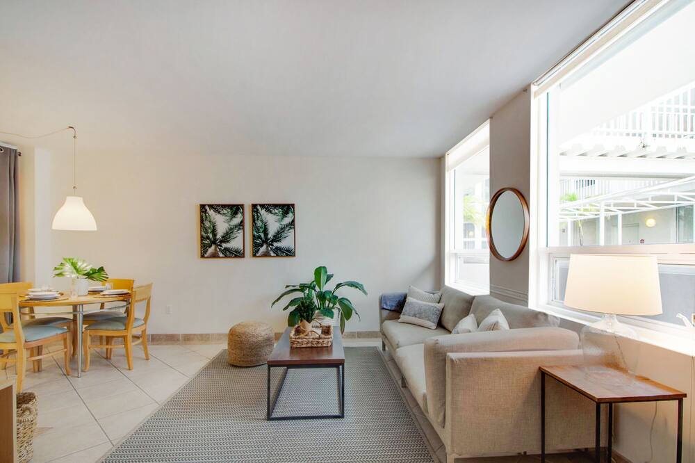 Photo of Livingroom in Coconut Grove