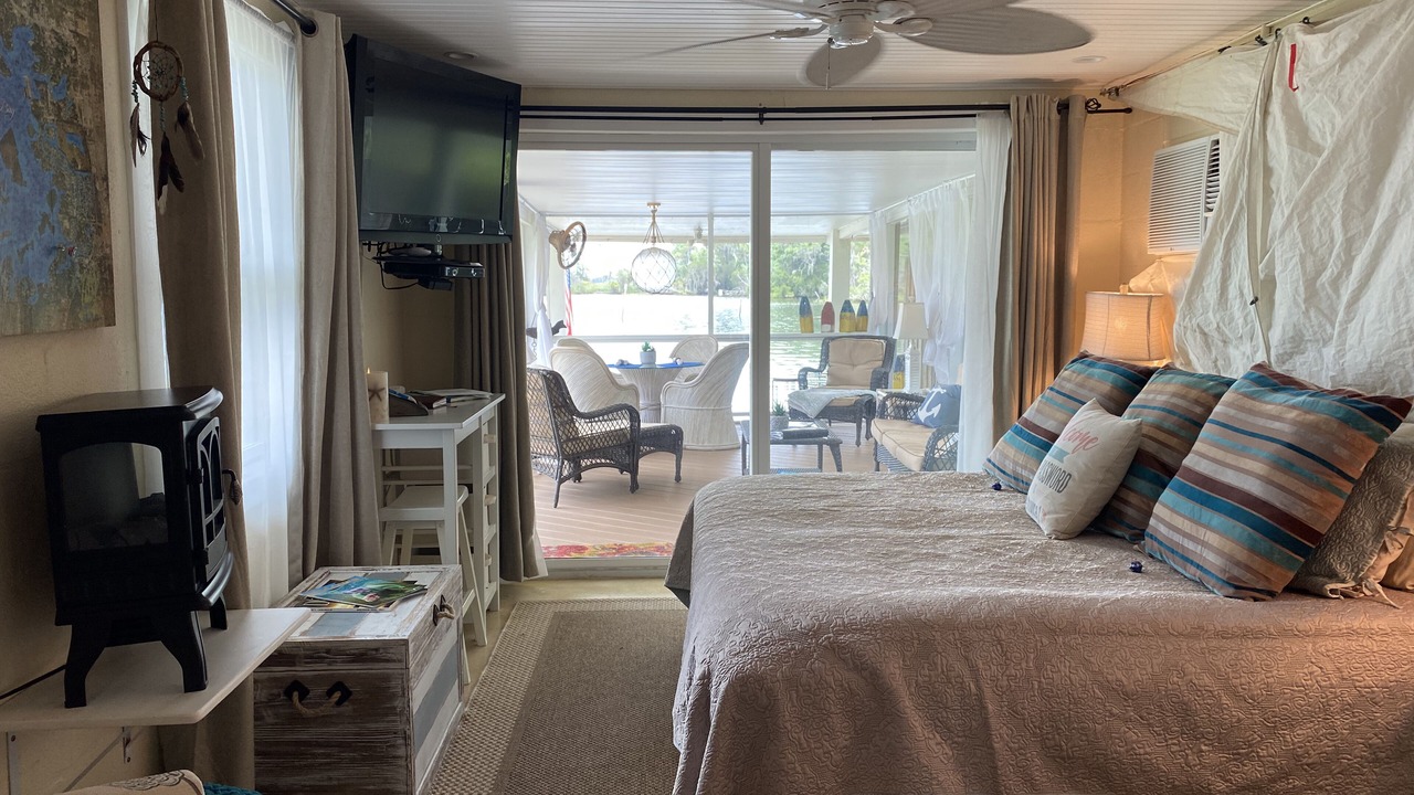 Photo of Bedroom in Springs at Kings Bay