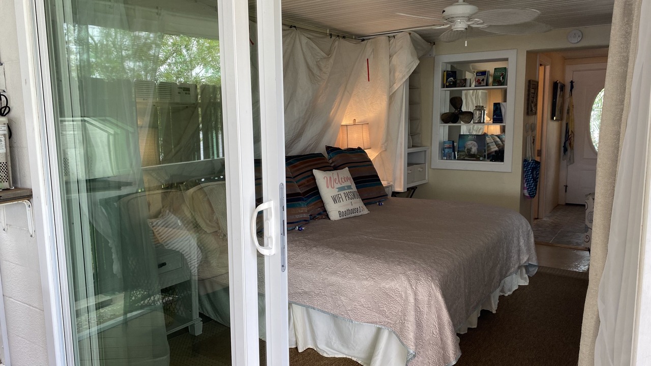 Photo of Bedroom in Springs at Kings Bay