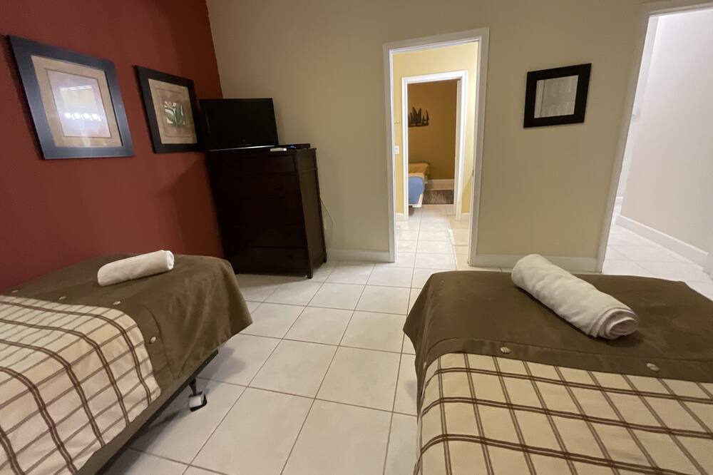 Photo of Bedroom in Ridgewood Lakes