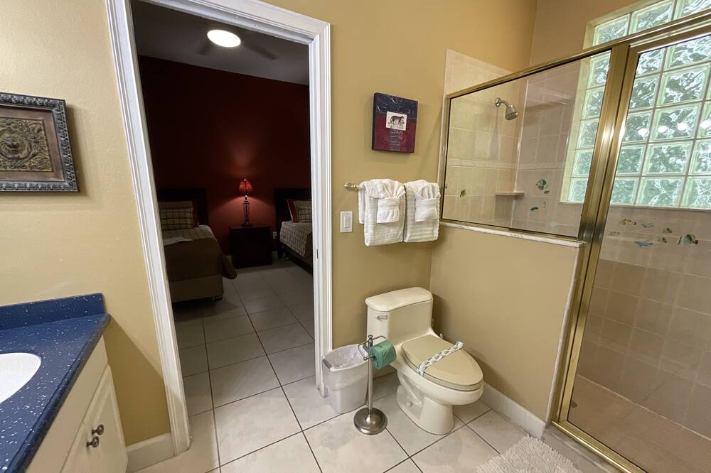 Photo of Bathroom in Ridgewood Lakes