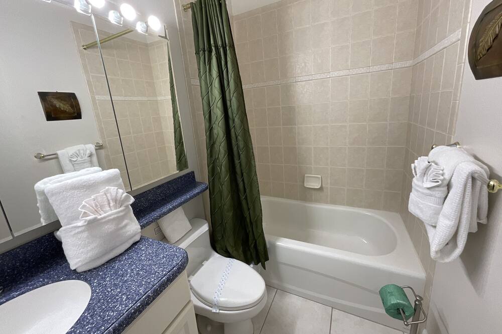 Photo of Bathroom in Ridgewood Lakes