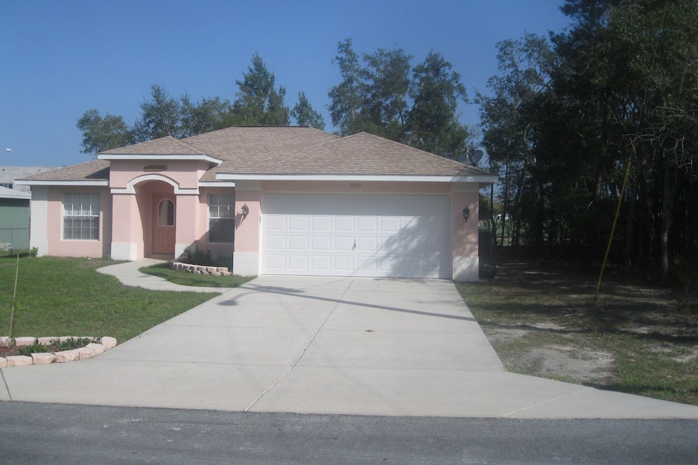 Photo of Outdoor in Forest Oaks