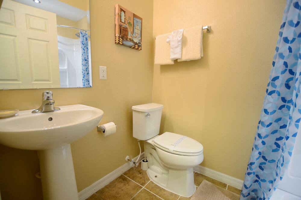 Photo of Bathroom in Crystal Cove