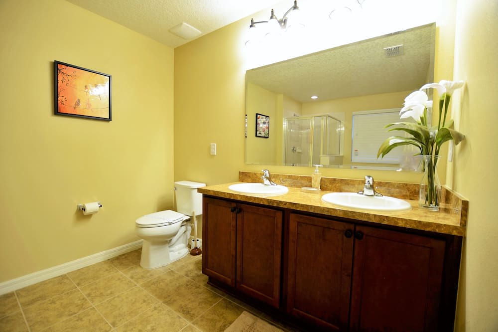 Photo of Bathroom in Crystal Cove