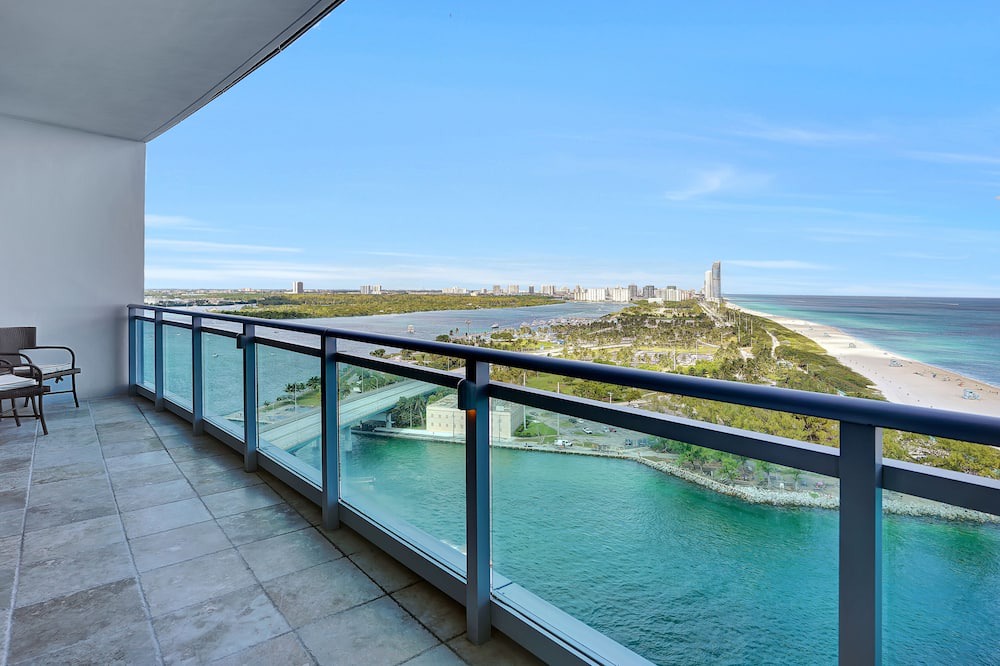 Photo of Patio Balcony in Bal Harbour