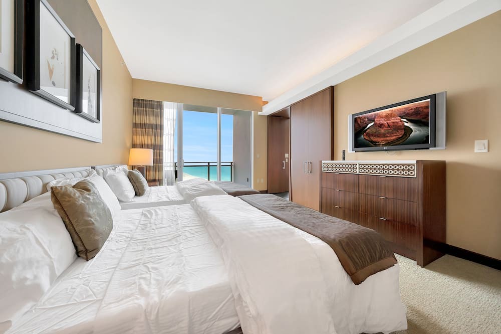 Photo of Bedroom in Bal Harbour