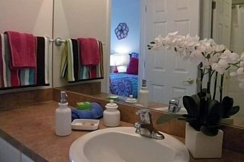 Photo of Bathroom in Highgate Park