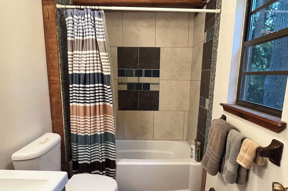 Photo of Bathroom in Micanopy