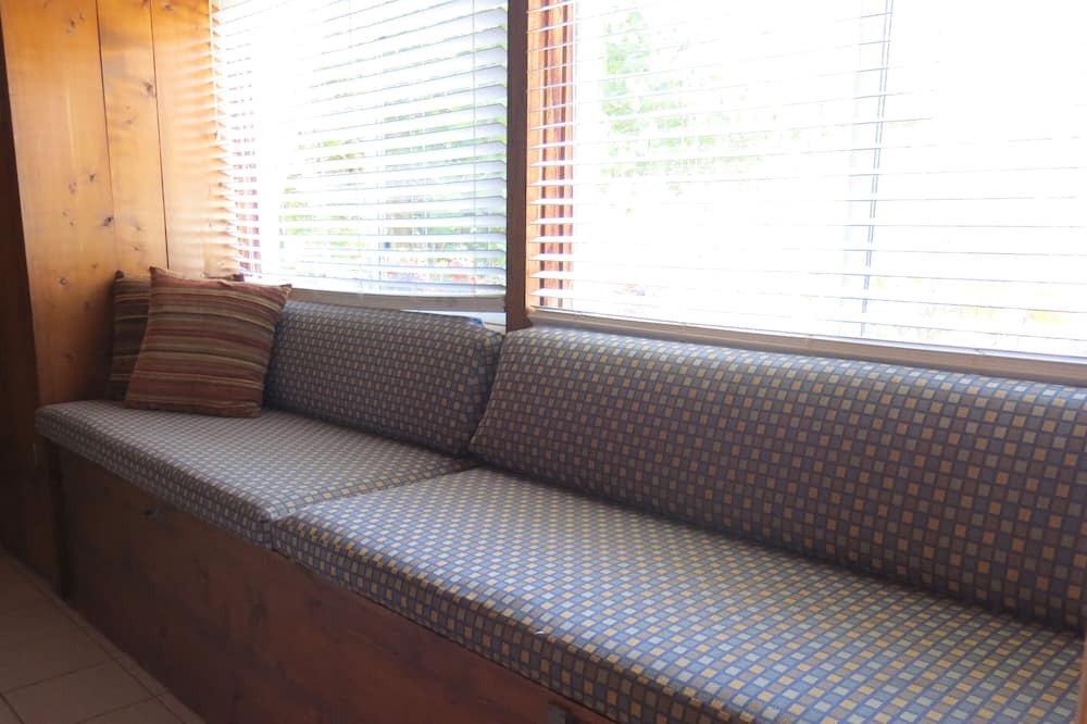 Photo of Livingroom in Bethune Beach