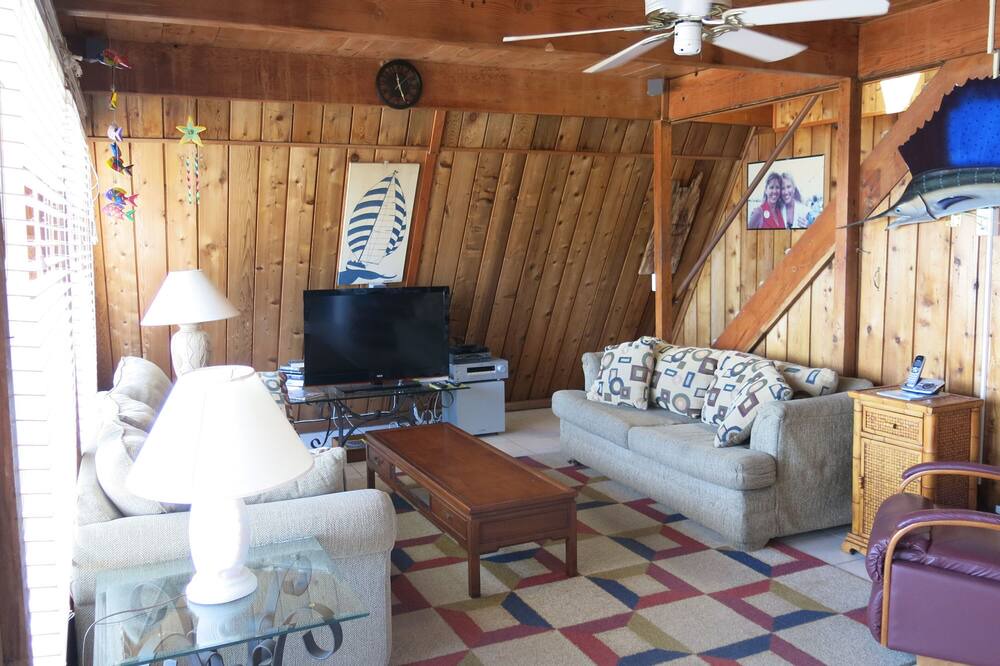 Photo of Livingroom in Bethune Beach