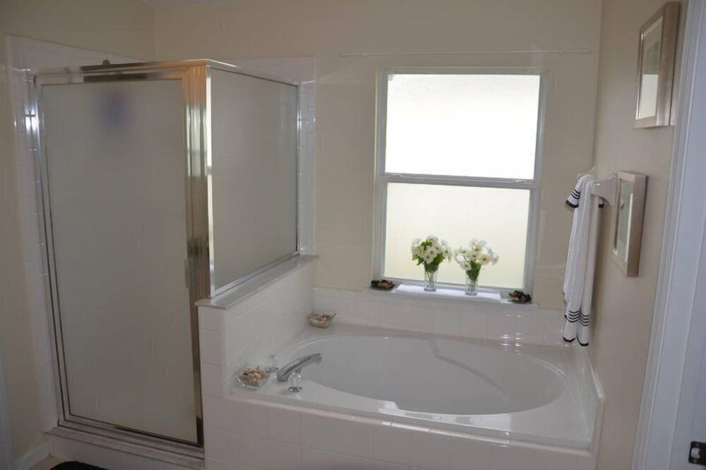 Photo of Bathroom in Clear Creek
