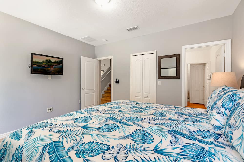 Photo of Bedroom in Cypress Pointe