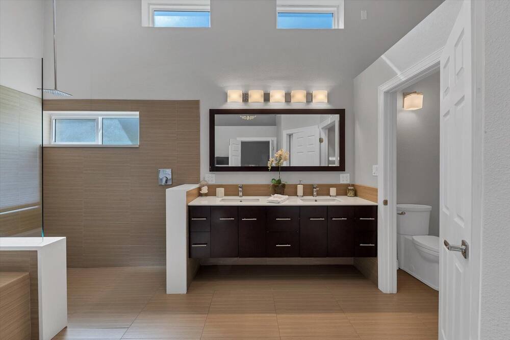 Photo of Bathroom in Harbor Bluffs