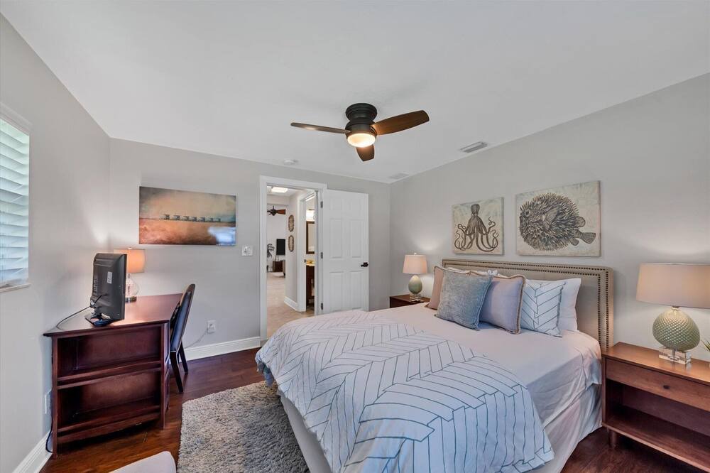 Photo of Bedroom in Harbor Bluffs