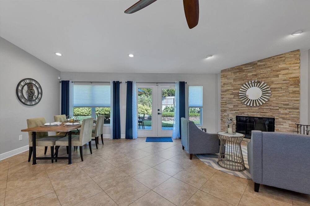 Photo of Livingroom in Harbor Bluffs