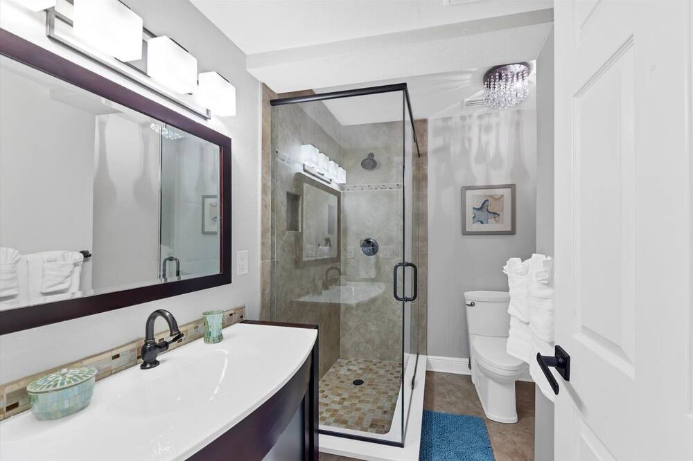 Photo of Bathroom in Harbor Bluffs