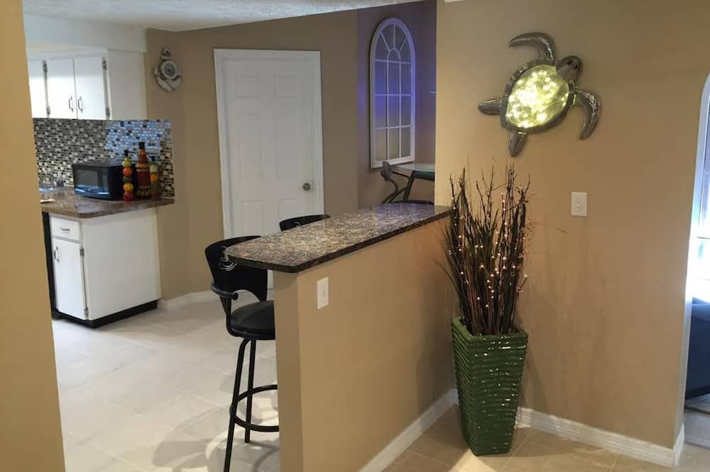 Photo of Kitchen in Embassy Hills