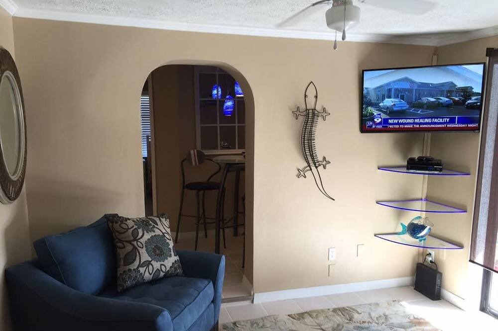 Photo of Bedroom in Embassy Hills