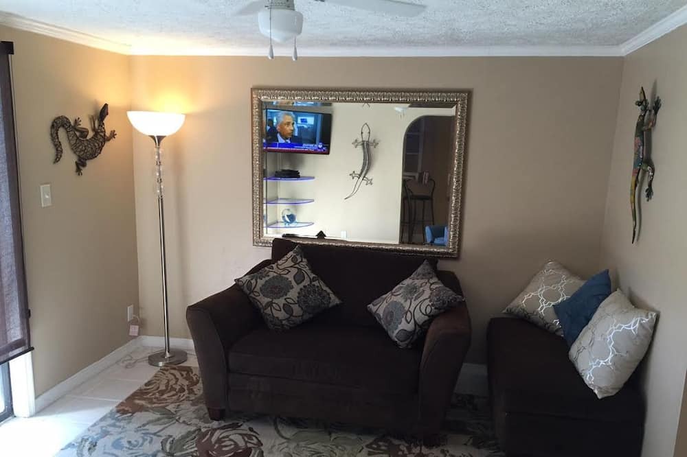 Photo of Bedroom in Embassy Hills