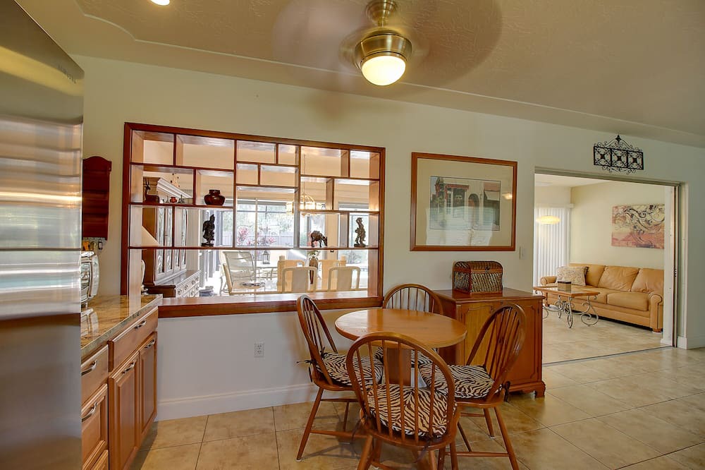 Photo of Kitchen in Gulf Gate Estates