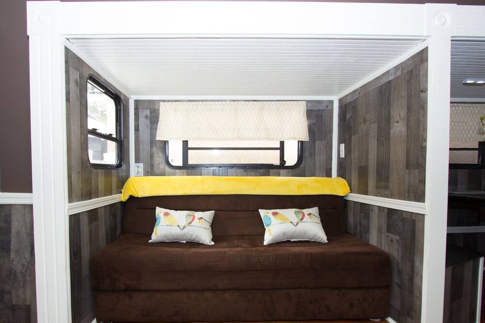 Photo of Livingroom in Spring Hill