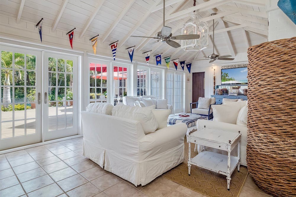 Photo of Livingroom in Captiva