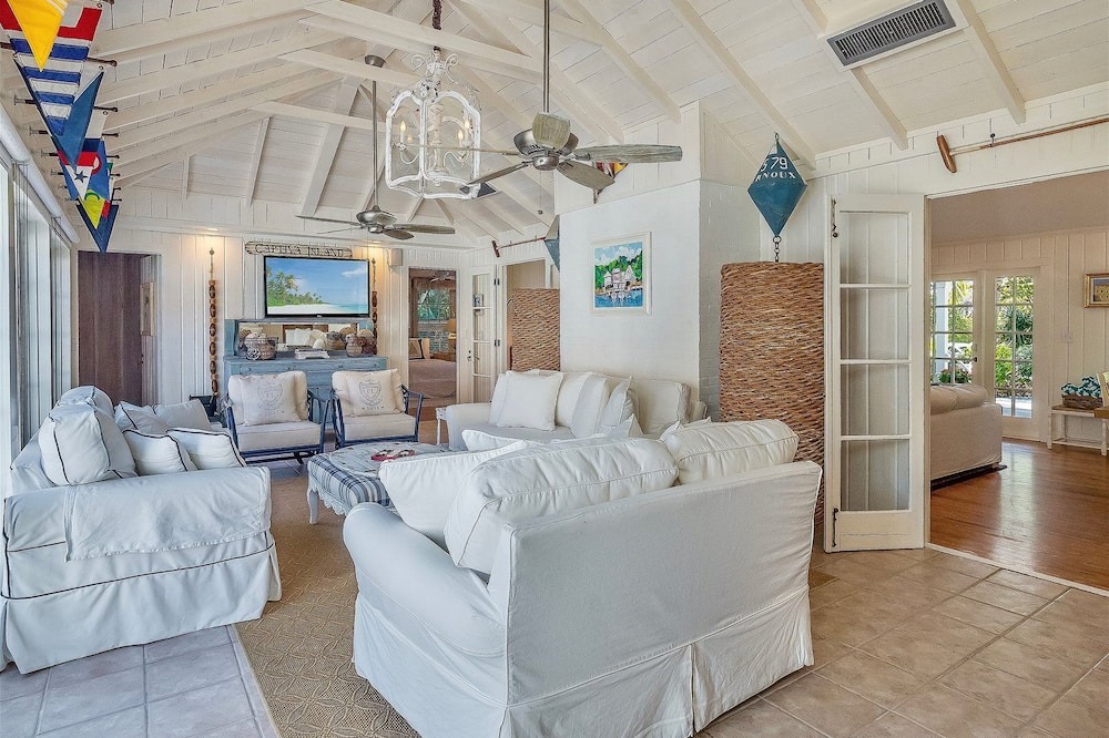 Photo of Livingroom in Captiva